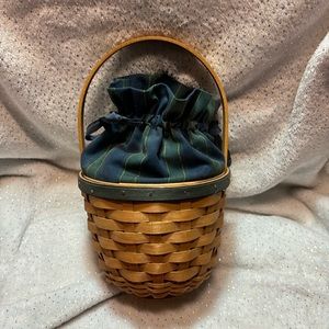 Longaberger 2004 Collectors Club Basket